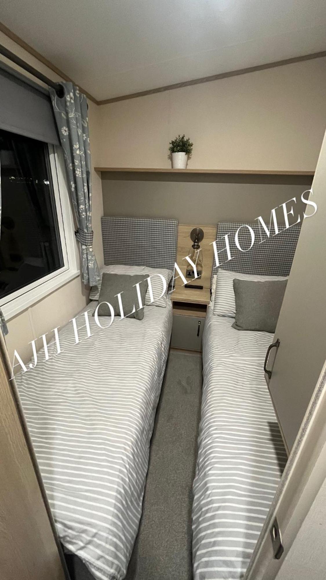 Ajh Homes, Ty Mawr- Parkdeans Campsite *