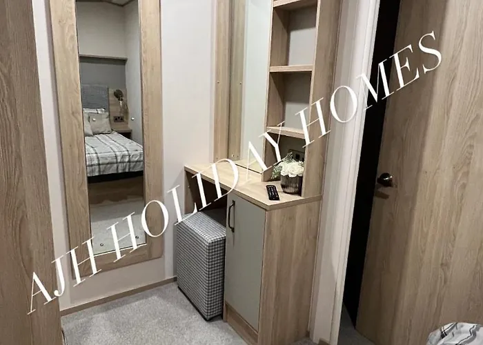 Ajh Holiday Homes, Ty Mawr- Parkdeans Resort